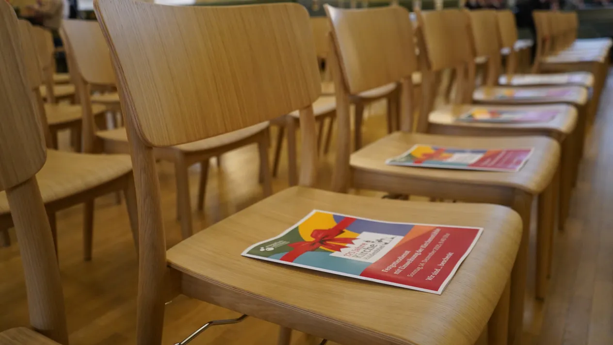 neue Stühle (Foto: Gaby Gmünder) neue Stühle (Foto: Gaby Gmünder)