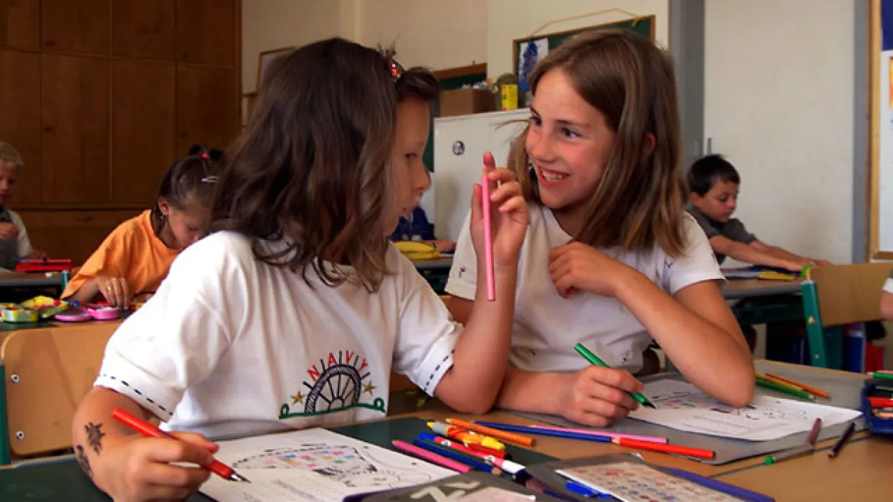 Religionsunterricht Gruppenarbeit (Foto: Kirchenweb Bilder) Religionsunterricht Gruppenarbeit (Foto: Kirchenweb Bilder)