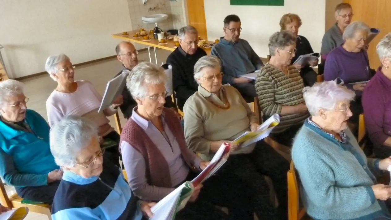 Singen für Ältere (Foto: privat) Singen für Ältere (Foto: privat)