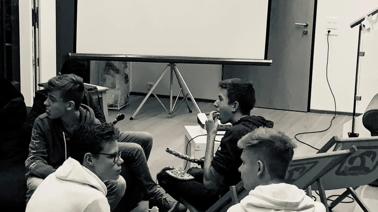 Foto Jugendarbeit (Foto: Sarah Rieser) Foto Jugendarbeit (Foto: Sarah Rieser)